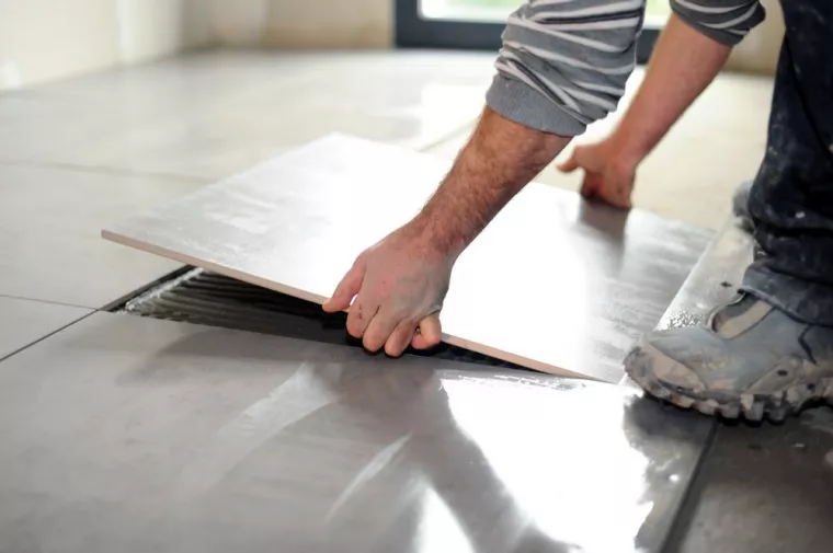 Peut-on poser du carrelage sur du lino existant ?, Belley, AINPACT'RÉNOV