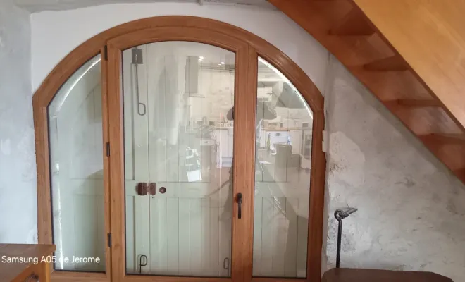 Reprise de finition d'une fenêtre, Belley, AINPACT'RÉNOV