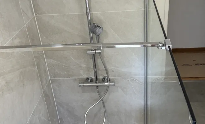 Carrelage douche et pose de la robinetterie