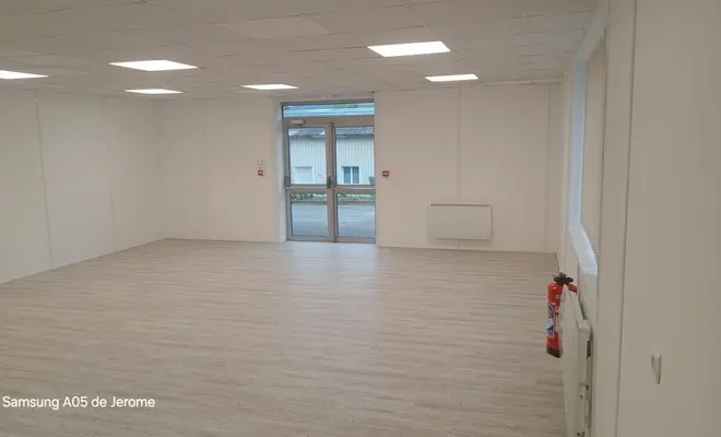 Le sol, les murs et le plafond ont été refaits 